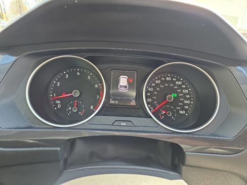 Used 2019 Volkswagen Tiguan S w/ Driver Assistance Package AWD/4WD image 29