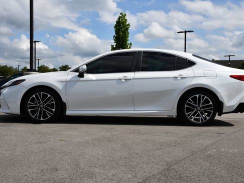 Used 2025 Toyota Camry XLE w/ Premium Plus Package FWD image 4