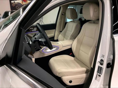 New 2025 Mercedes-Benz GLE 450e 4MATIC image 9