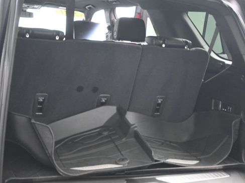 Used 2021 Chevrolet Tahoe Z71 w/ Z71 Off-Road Package image 24