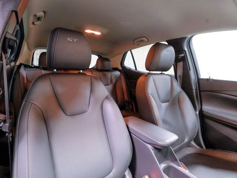 Used 2024 Buick Encore GX Sport Touring image 17