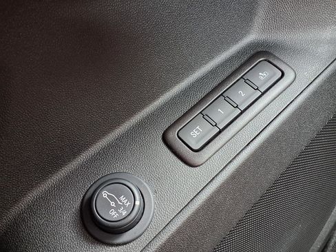 Used 2022 Chevrolet Equinox Premier AWD/4WD image 24