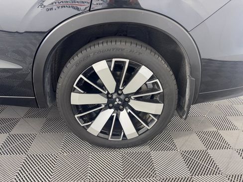 Used 2025 Mitsubishi Outlander SEL FWD image 13