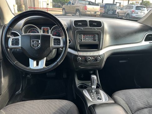 Used 2018 Dodge Journey SE w/ Popular Equipment Group image 16