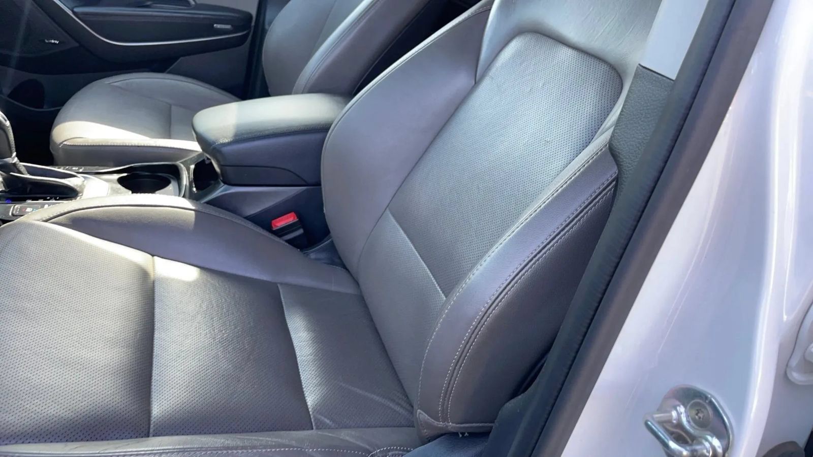 Used 2018 Hyundai Santa Fe FWD image 30
