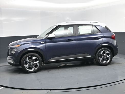 New 2026 Hyundai Venue SEL image 3