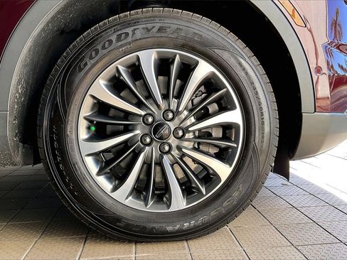 Used 2022 Lincoln Nautilus Reserve image 34