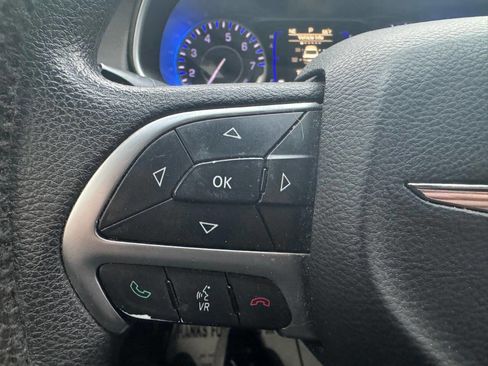 Used 2016 Chrysler 200 Limited image 16