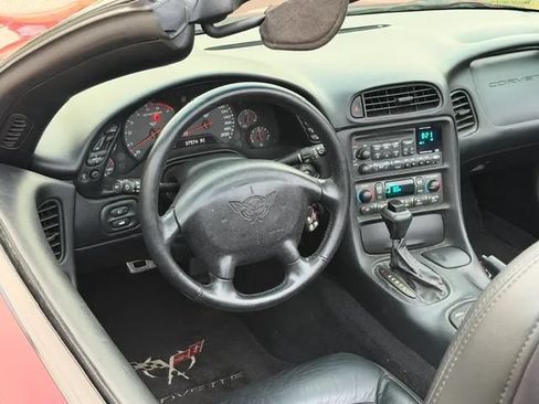 Used 2001 Chevrolet Corvette Convertible w/ Preferred Equipment Group2 RWD image 33