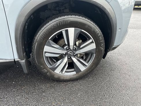 Used 2023 Nissan Rogue SL w/ SL Premium Package image 9