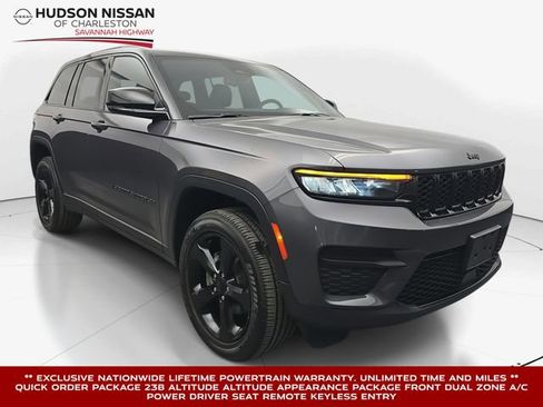 Used 2023 Jeep Grand Cherokee Altitude image 1