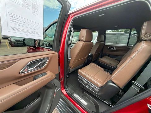 Used 2024 Chevrolet Tahoe High Country w/ Premium Package AWD/4WD image 11