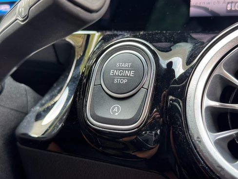 Used 2025 Mercedes-Benz GLA 35 AMG 4MATIC w/ Exclusive Trim Package image 25