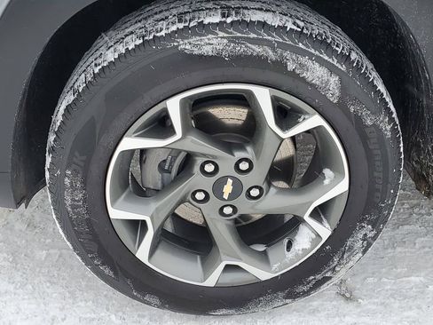 Used 2025 Chevrolet Trax LT w/ LT Convenience Package image 34