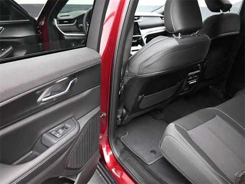 New 2025 Jeep Grand Cherokee Laredo X image 17