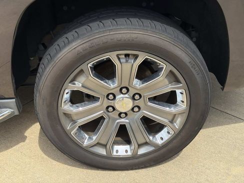 Used 2017 Chevrolet Tahoe Premier RWD image 5