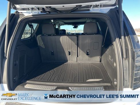 New 2026 Chevrolet Suburban Premier image 22