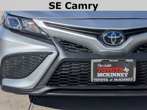 Used 2024 Toyota Camry SE image 3