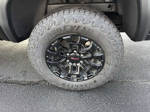 New 2026 GMC Canyon Elevation w/ Convenience Package RWD image 30