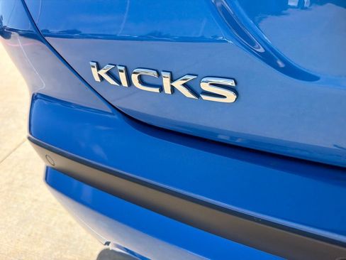 Used 2024 Nissan Kicks SV w/ Interior Electronics Package FWD image 10