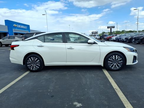 Used 2023 Nissan Altima 2.5 SV AWD/4WD image 27