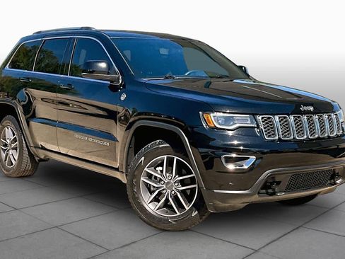Used 2020 Jeep Grand Cherokee Laredo w/ Quick Order Package 2BN North AWD/4WD image 3