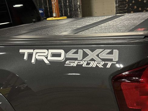 Used 2018 Toyota Tacoma TRD Sport w/ Exterior Package AWD/4WD image 25