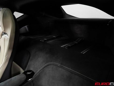 Used 2025 Ferrari 12Cilindri RWD image 38