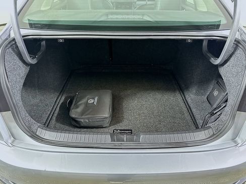 Used 2025 Volkswagen Jetta SE w/ Sunroof Package FWD image 17