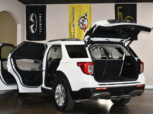 Used 2020 Ford Explorer Limited w/ Class III Trailer Tow Package image 92