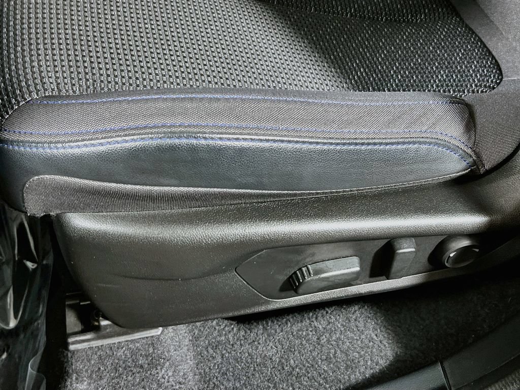 Used 2025 Subaru Forester Premium AWD/4WD image 17
