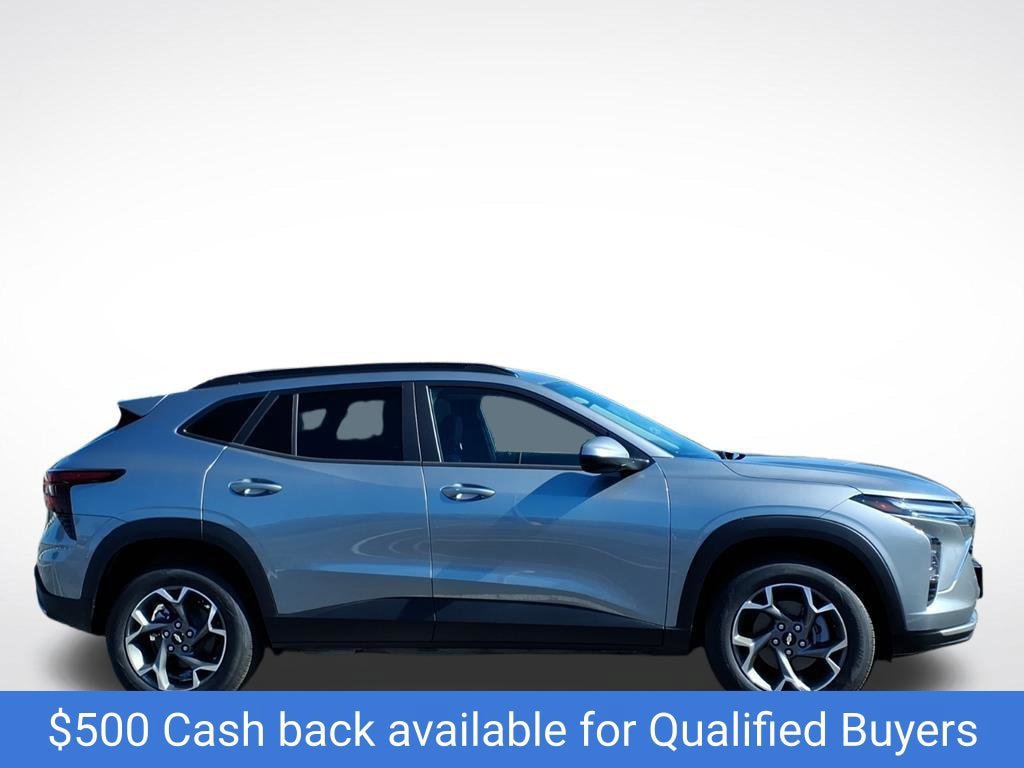 New 2026 Chevrolet Trax LT w/ Driver Confidence Package FWD image 2