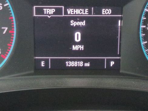 Used 2021 Chevrolet Traverse LS FWD image 34
