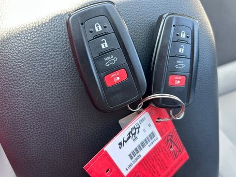 Used 2025 Toyota RAV4 XLE w/ Convenience Package AWD/4WD image 27