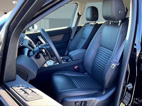 Used 2025 Land Rover Discovery Sport S image 19