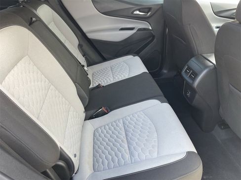 Used 2021 Chevrolet Equinox LS image 11