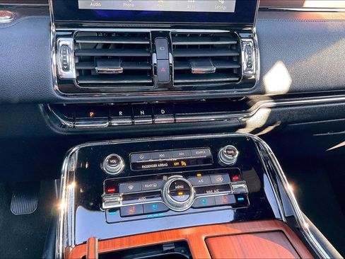 Used 2019 Lincoln Navigator Reserve AWD/4WD image 36