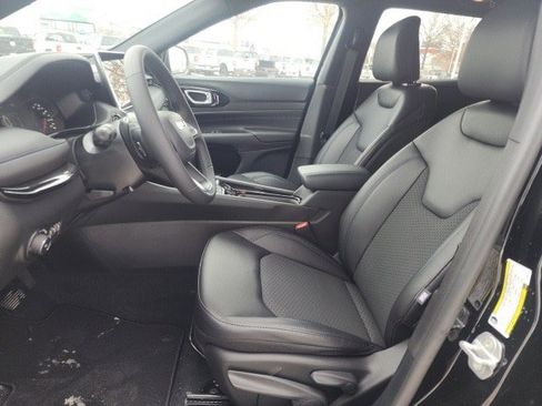 New 2026 Jeep Compass Latitude image 16