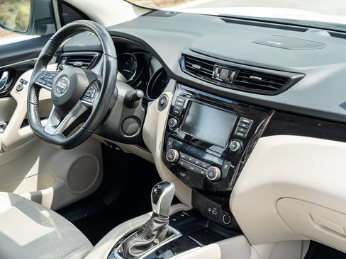 Used 2022 Nissan Rogue Sport SL w/ Premium Package AWD/4WD image 12