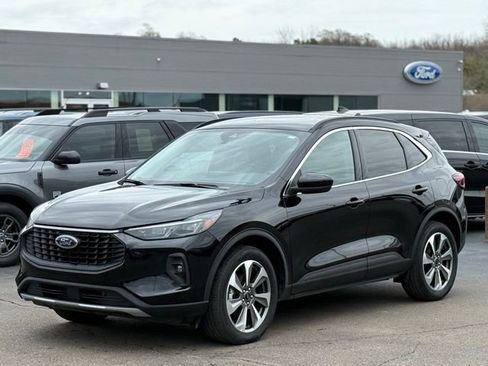 Used 2025 Ford Escape Platinum image 31