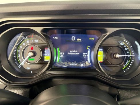 Certified 2025 Jeep Wrangler Unlimited Sahara w/ Safety Group AWD/4WD image 38