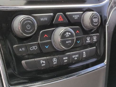 Certified 2020 Jeep Grand Cherokee Limited w/ Premium Lighting Group image 22