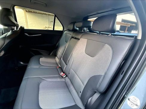 Used 2023 Kia Niro EX image 15