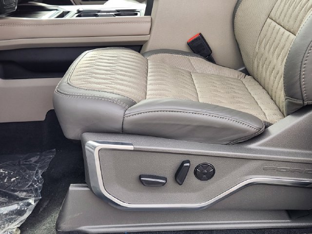 New 2027 Ford F450 Platinum w/ Platinum Plus Package AWD/4WD image 26