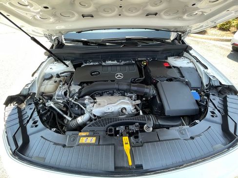 Used 2021 Mercedes-Benz GLB 250 4MATIC image 31