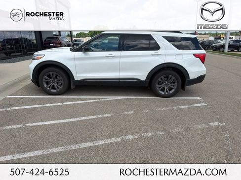 Used 2023 Ford Explorer XLT w/ Equipment Group 202A AWD/4WD image 1
