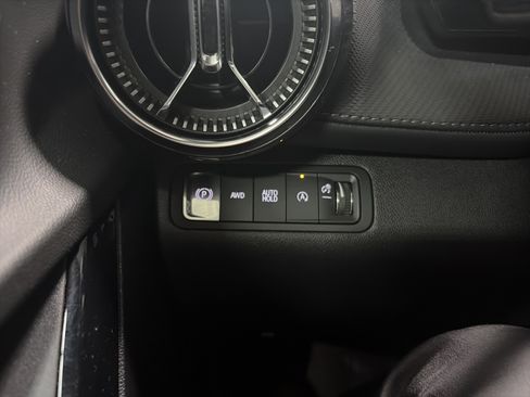 Used 2026 Chevrolet Equinox LT AWD/4WD image 16
