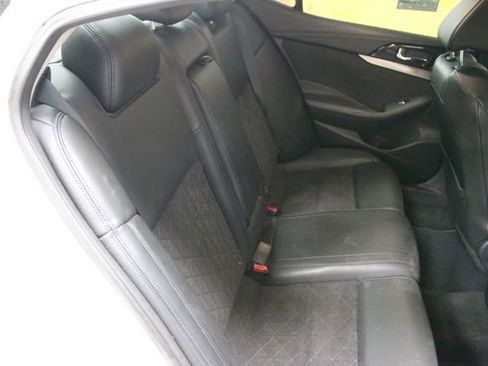 Used 2016 Nissan Maxima SR FWD image 9
