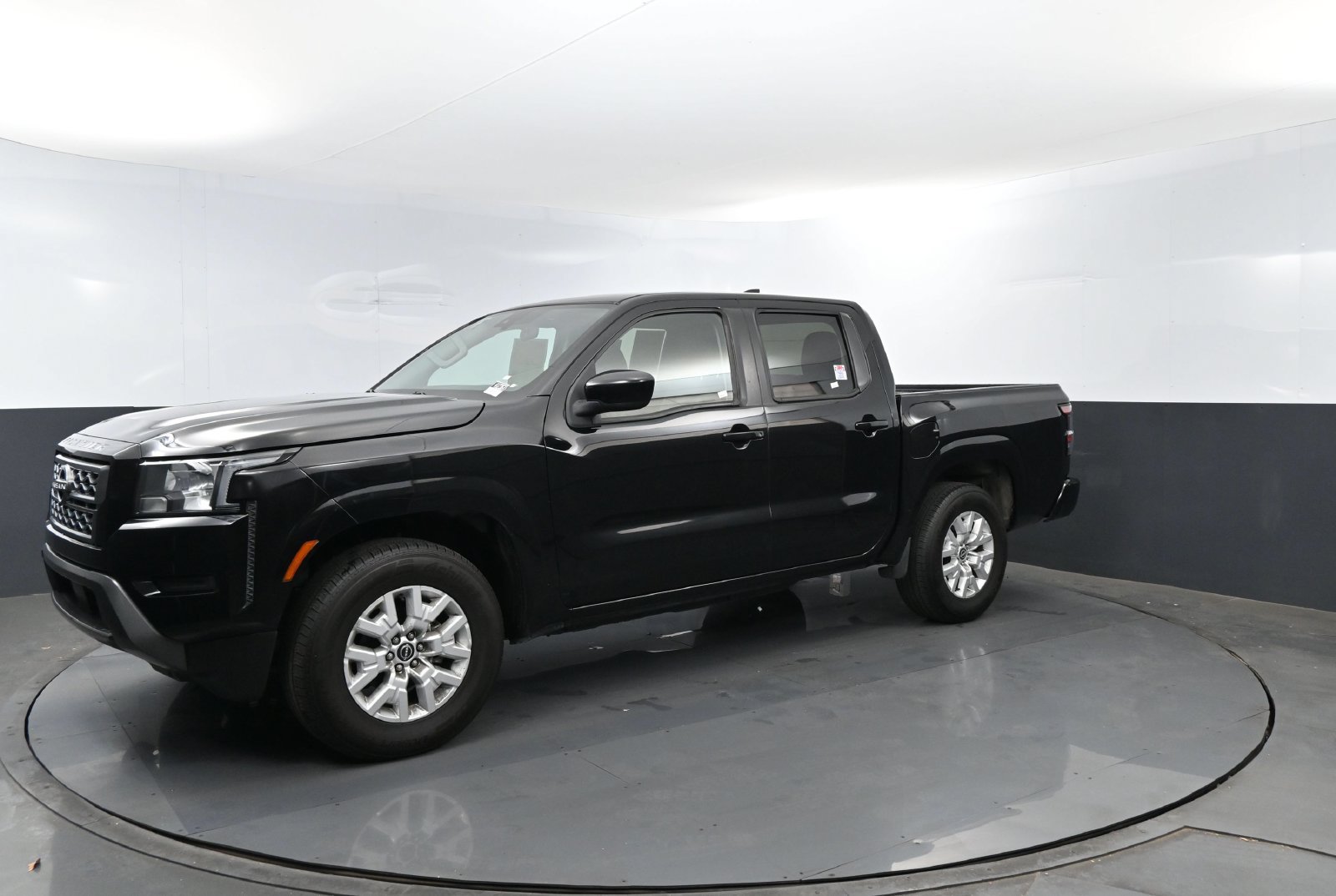 Used 2023 Nissan Frontier SV RWD image 1