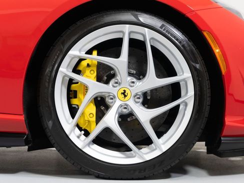 Used 2018 Ferrari 812 Superfast RWD image 22